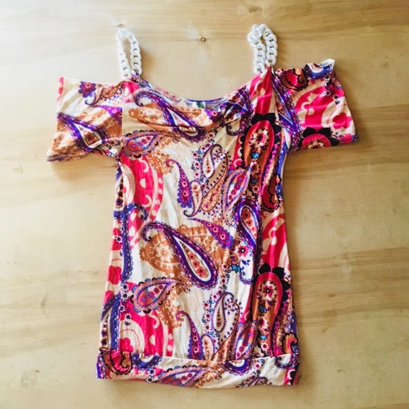 Taboo Tops - NWT- COLD SHOULDER TOP WITH CHAIN SHOULDER